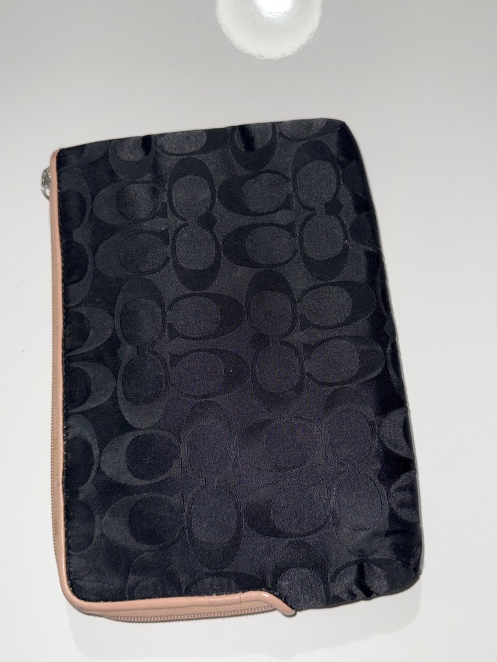Coach Black Signature Pouch with Tan Trim and Red Pull - Picture 2 of 5